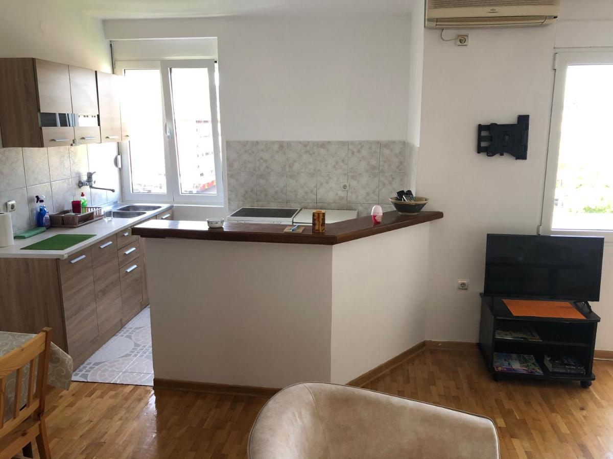 Square Apartment Podgorica Exteriör bild